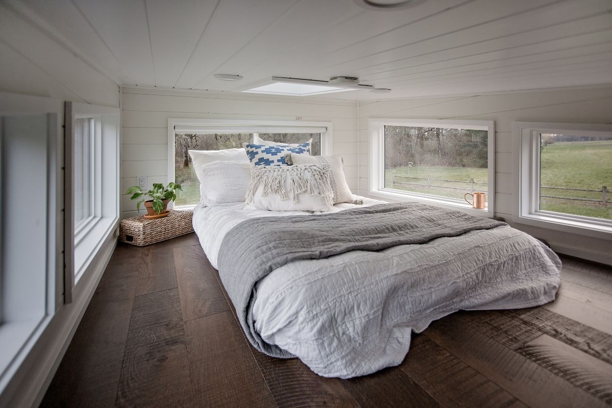 Tiny Home Bedroom Ideas: Maximizing Comfort in Small Spaces ...