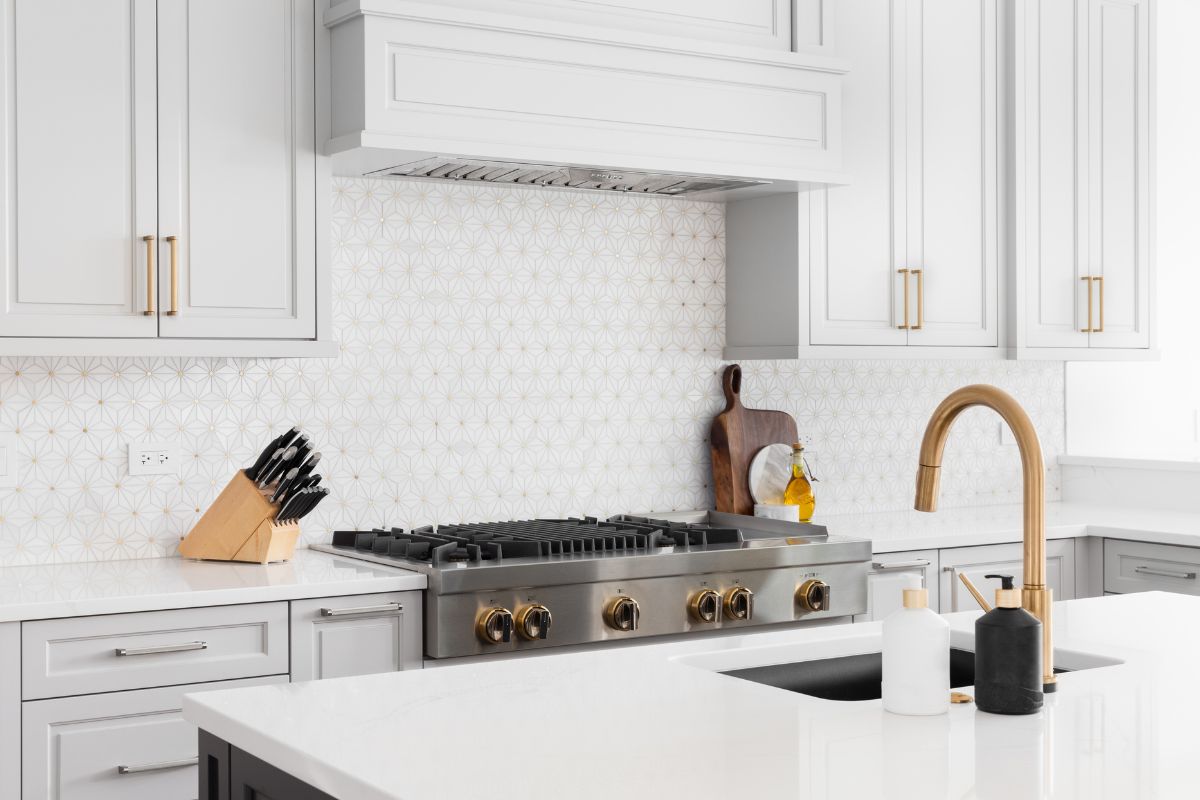 How to Choose the Perfect Metal Tile for Your Backsplash