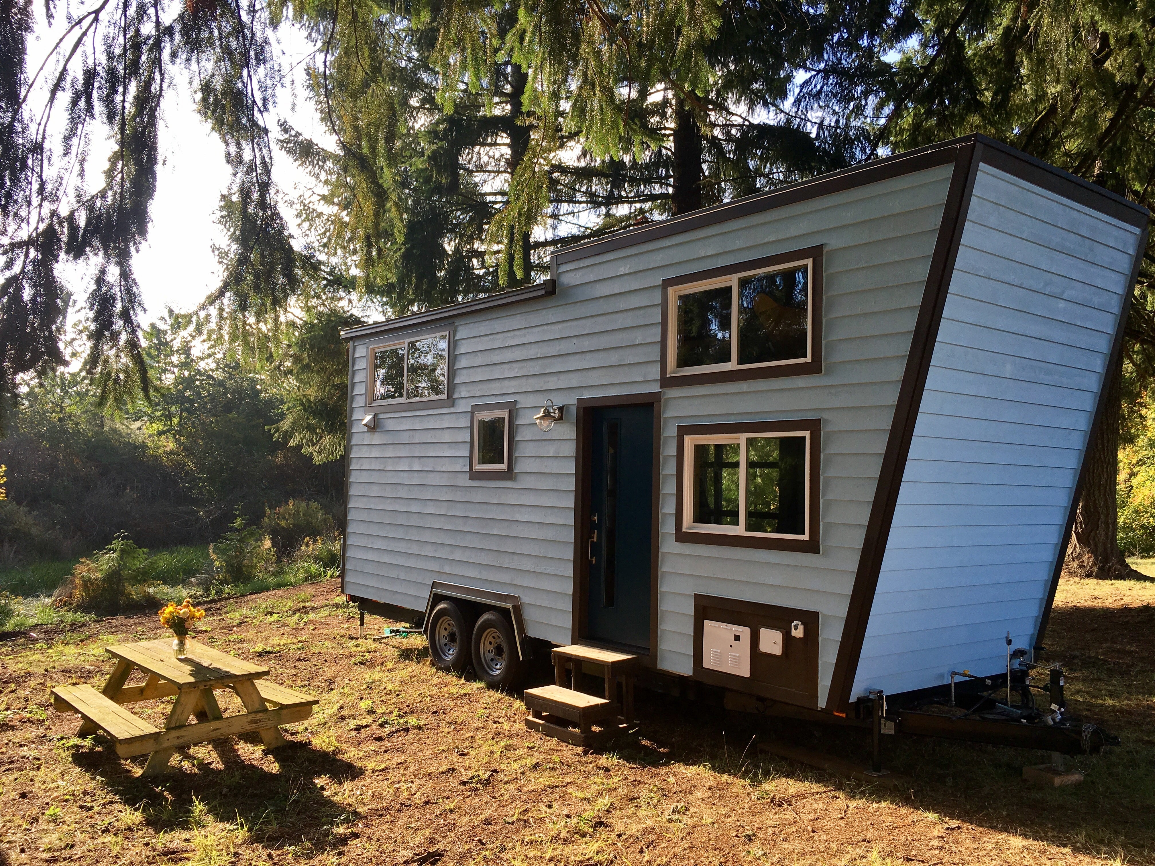 DIY Tow or Hire Pros? A Decision Framework for Moving Your Tiny House on Wheels