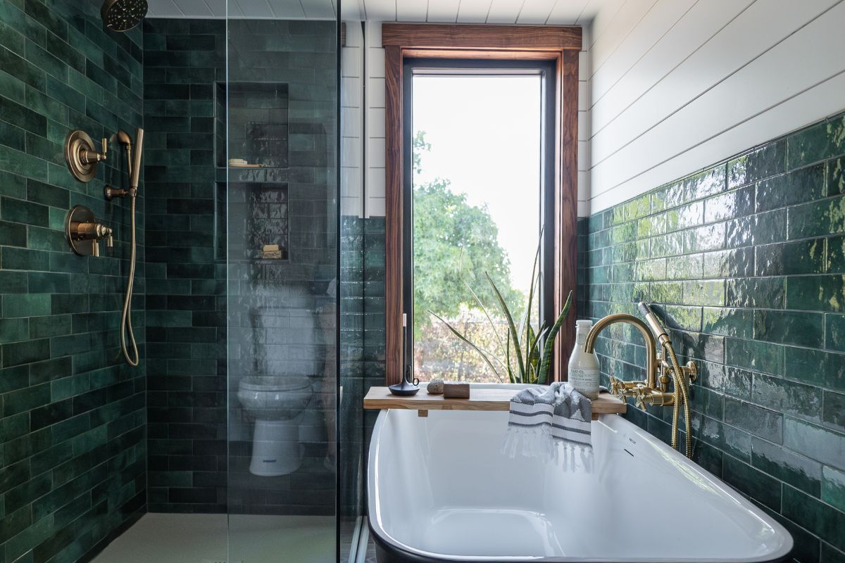 How to Design Spacious Bathrooms For Tiny Homes
