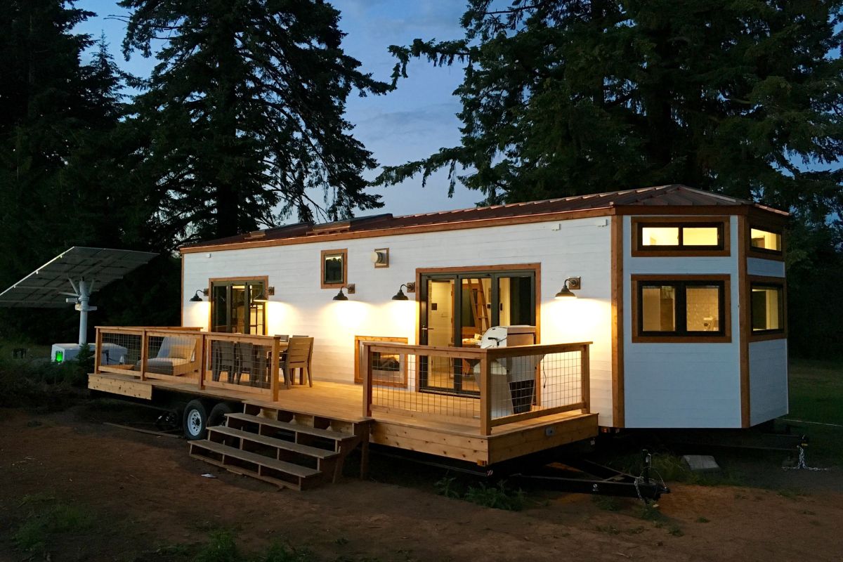 Heating Tiny Homes in Cold Climates: Why Space, Layout, and Insulation Matter