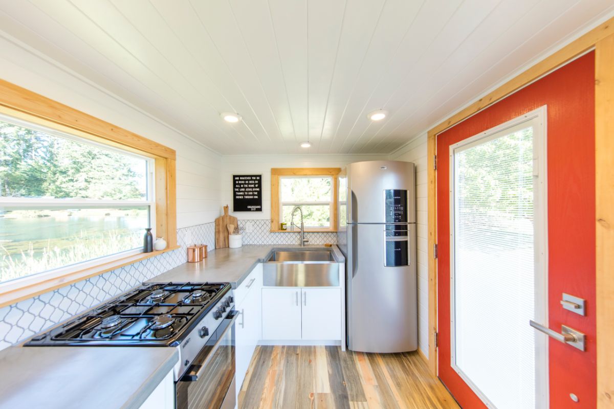 Fitness Meets Tech: Best Smart Tiny Home Workout Gear